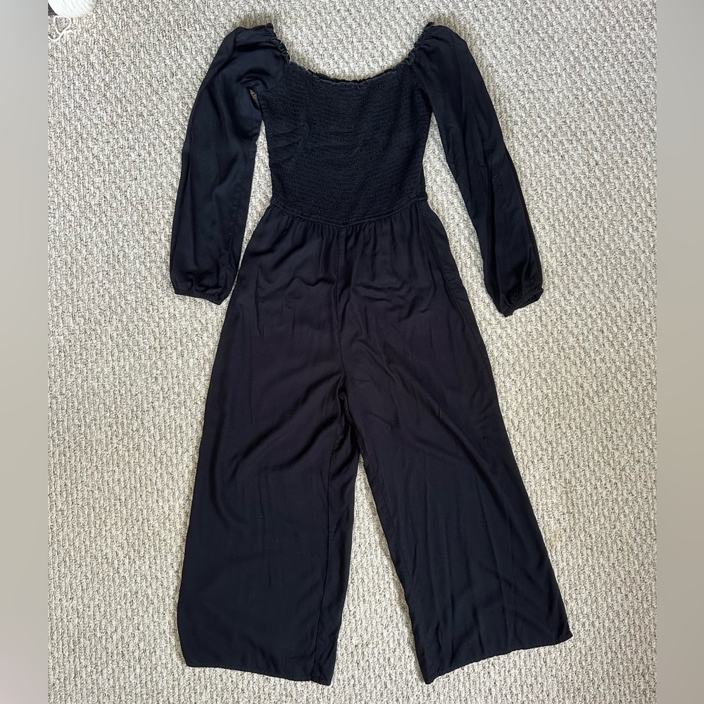 Hollister wide leg smocked lettuce edge jumpsuit (Medium)